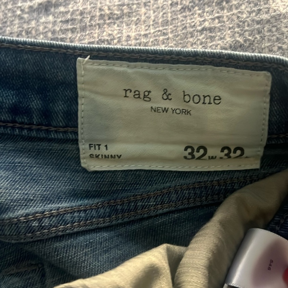 Rag and Bone men’s Fit 1 skinny jeans size 32x32 only worn 3x.